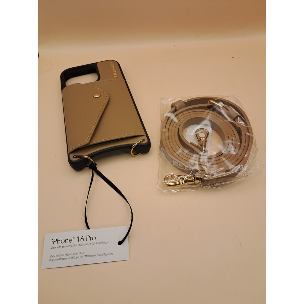 Bandolier Donna
Crossbody Phone Case in Tan/Gold